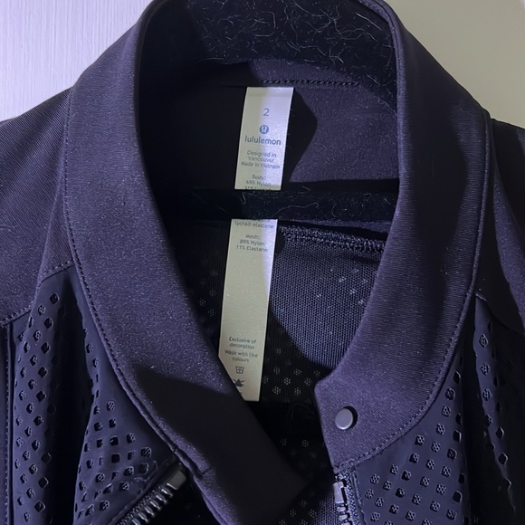 Lululemon Get Your Peek On Jacket, size 2 - Picture 2 of 5